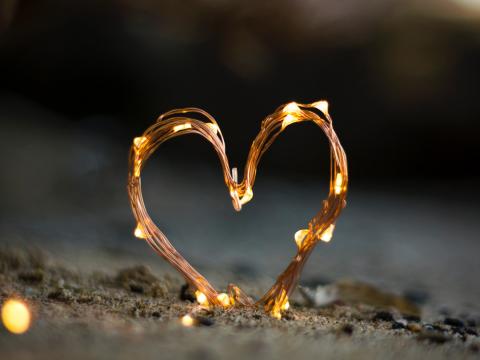 Apa yang Membuat Cinta Kristen Berbeda