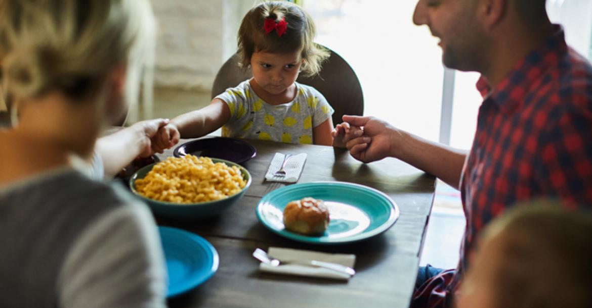 empat_pertanyaan_yang_mengubah_makan_malam_menjadi_pemuridan
