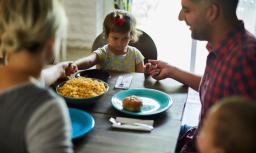 empat_pertanyaan_yang_mengubah_makan_malam_menjadi_pemuridan